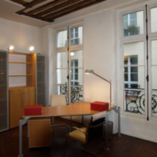 Bureau privé 30 m² 5 postes Location bureau Rue Vauvilliers Paris 75001 - photo 1